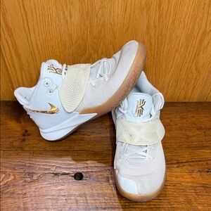 Nike Kyrie Flytrap 3 White Metallic Gold